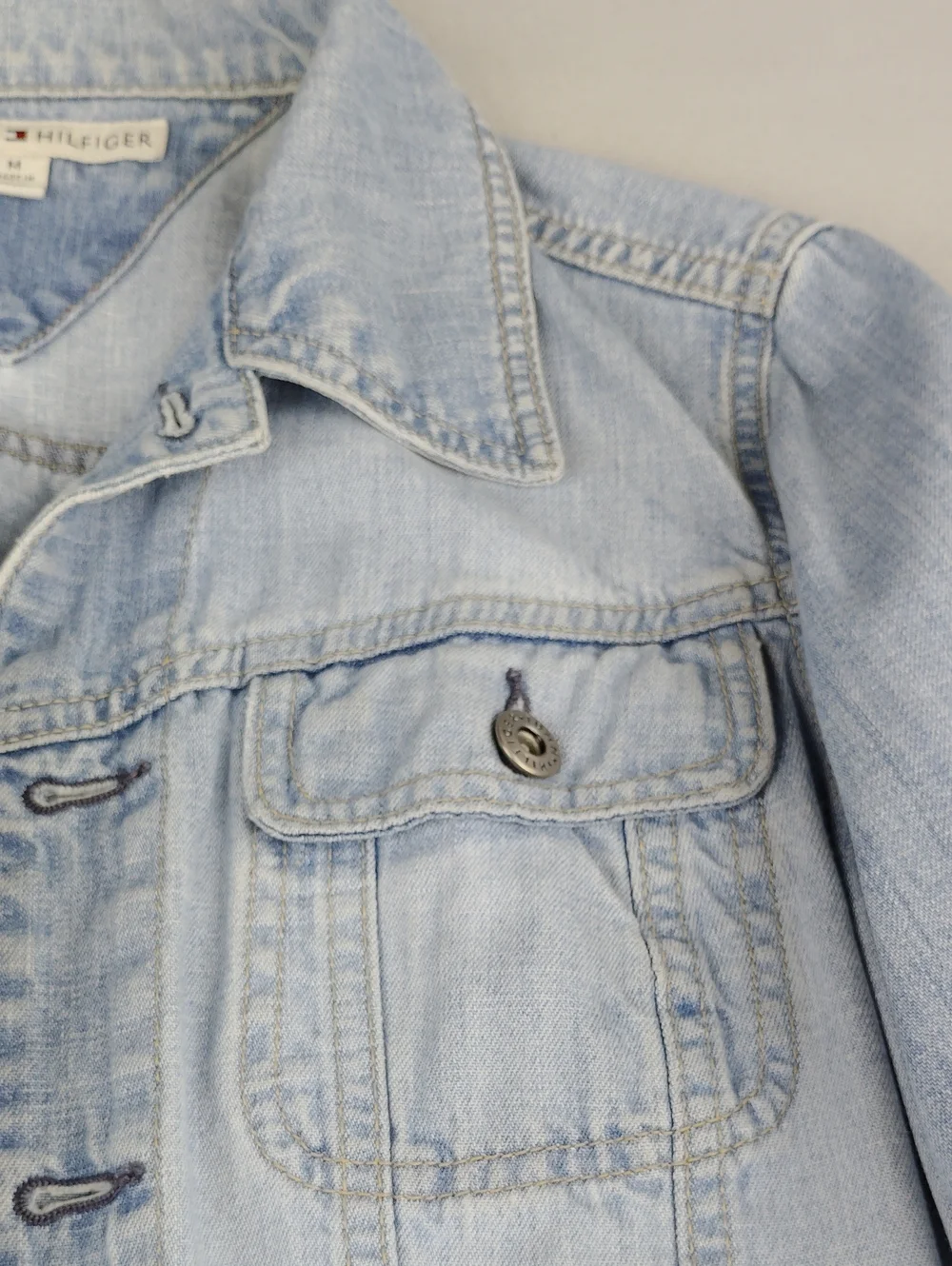 Tommy Hilfiger Women's Vintage Light Wash Denim Jacket.